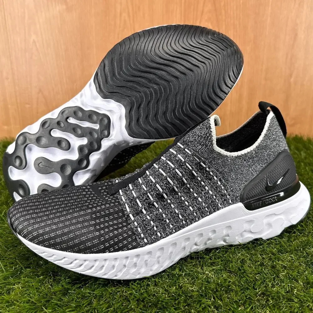 Nike React Phantom Run Flyknit 2 Oreo CJ0280-002 Women's Sz 12 / Men's Sz 10.5